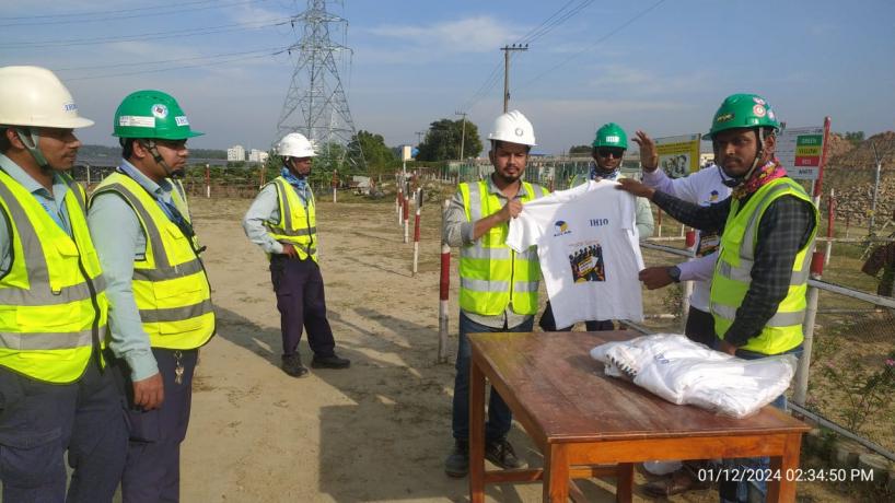 AC:LAB  distributed T-shirts among the participants